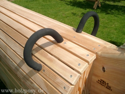 Details II - Echt griffig: Voltigriffe aus Aluminium & Moosgummi