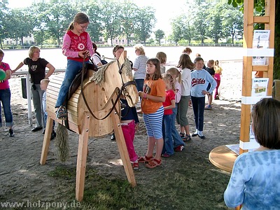 Holzpony plus: Beliebt und begehrt bei den Mdels...
